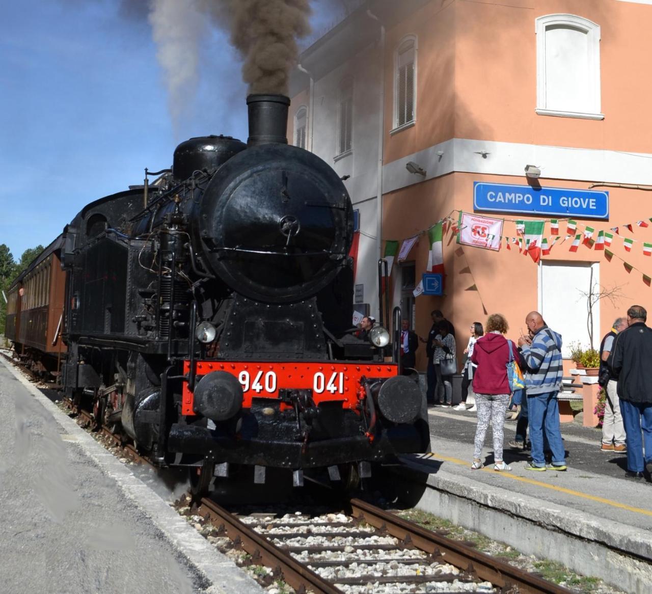 Manhattan Village Hotel Sulmona Exterior foto